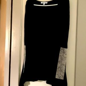 Karen Kane black snake sleeved tunic